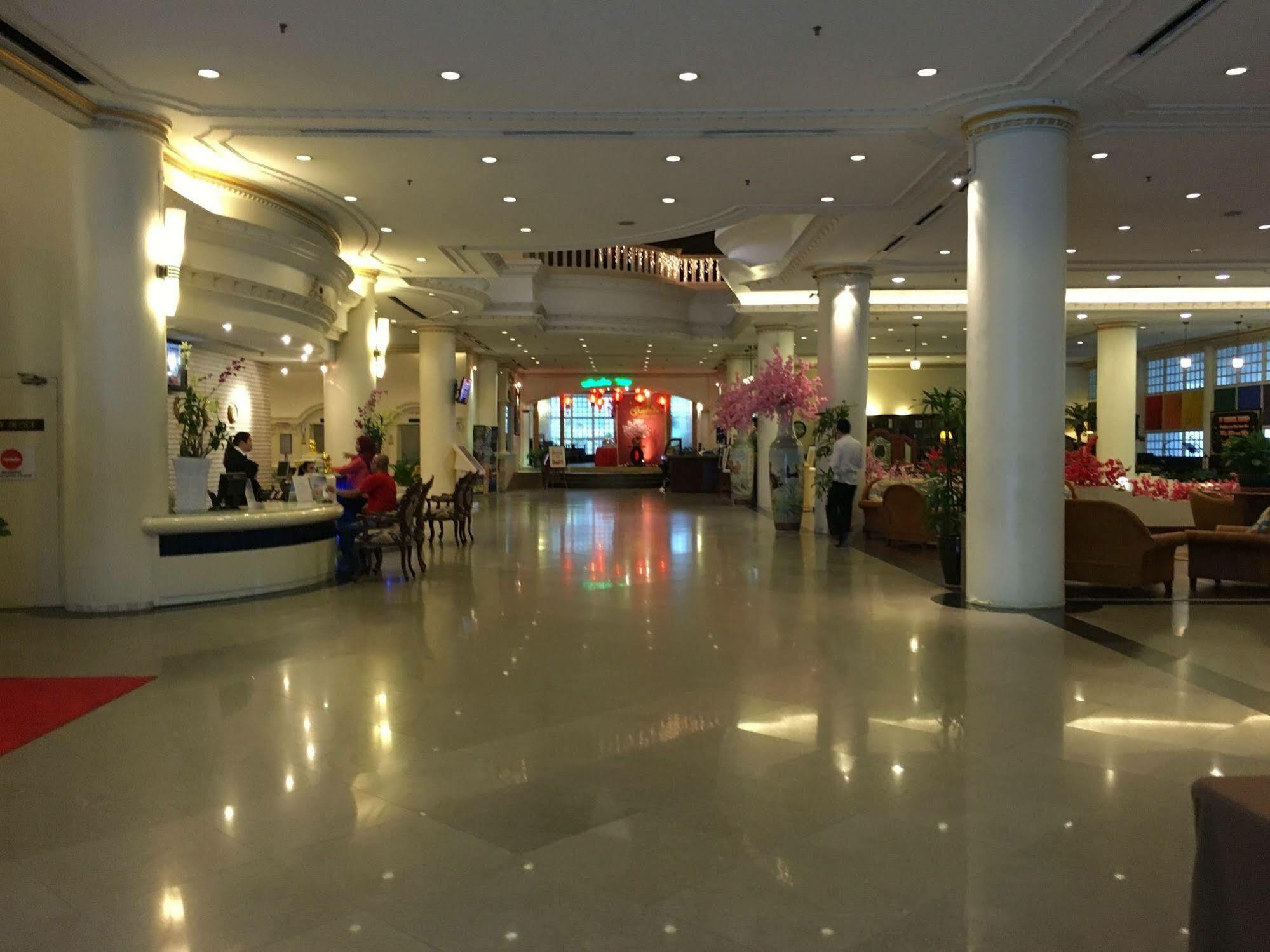 Ac Hotel By Marriott Ипох Экстерьер фото