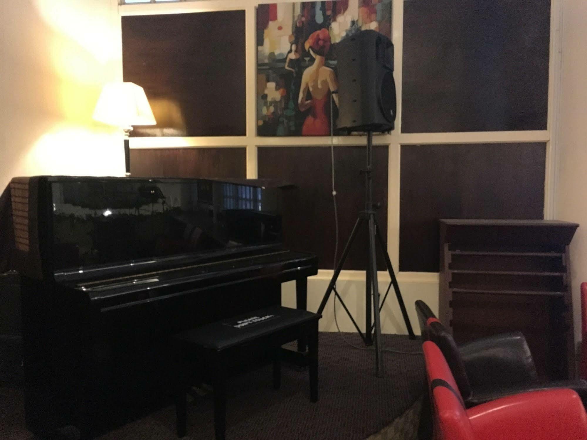 Ac Hotel By Marriott Ипох Экстерьер фото